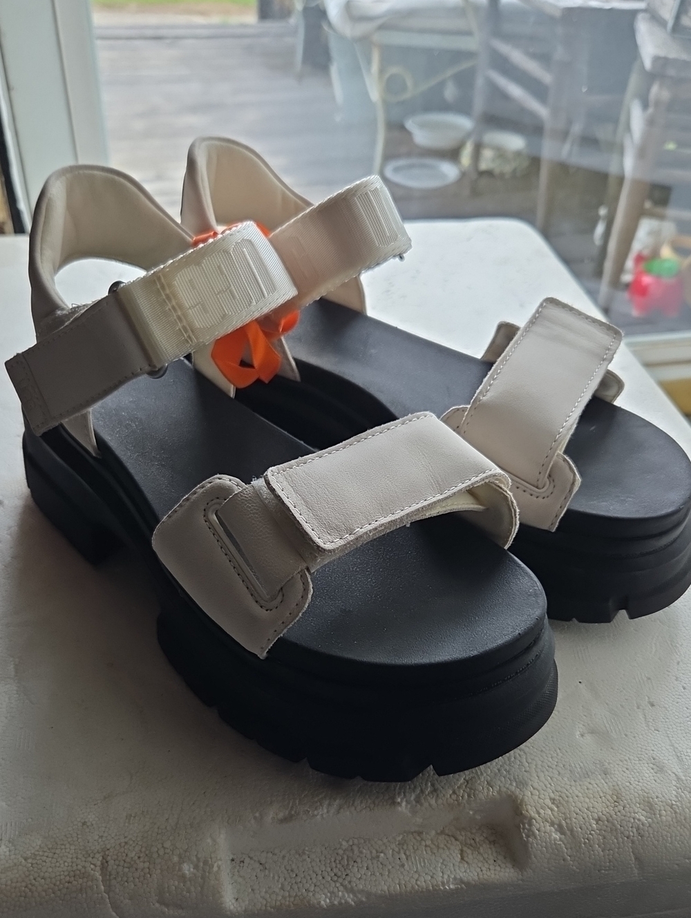 White Platform Velcro Strap Sandals for Women Ugg Size 9